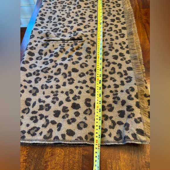 J. Crew Reversible Poncho Wrap Leopard EUC - Picture 6 of 9